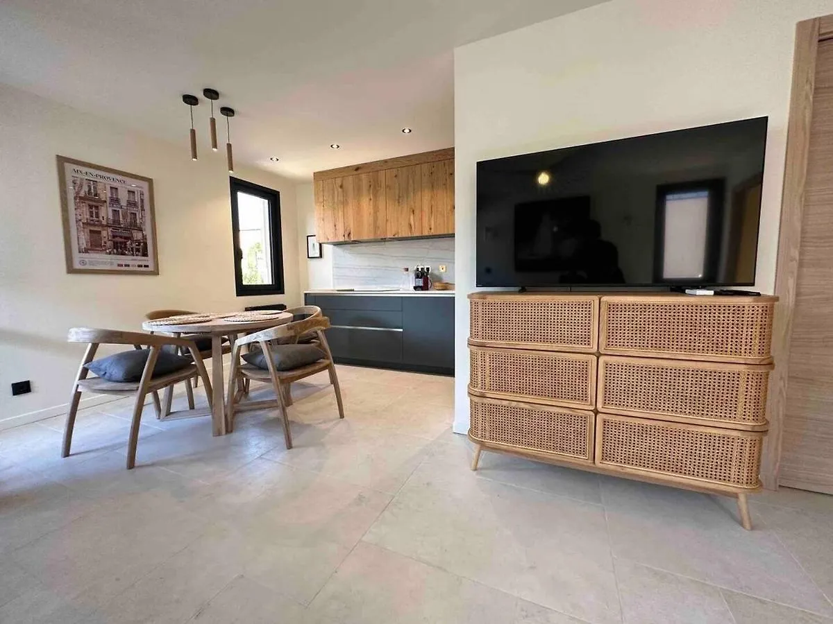 Centre Ville Aix - Terrasse / Ascenseur - Renove Aix-en-Provence Apartmán